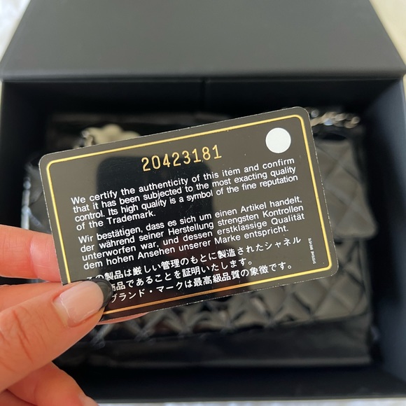 Chanel Classic Double Flap Quilted Patent - Picture 8 of 15